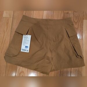 Lululemon Relaxed Fit Super High-Rise Cargo Short *4” size 12 Bold Beige